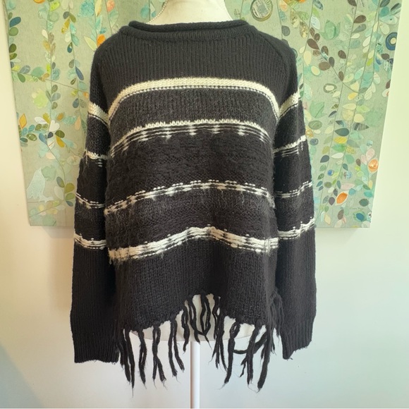JOHN + JENN Fringe Trim Black White Stripe Sweater Size large acrylic fringe - Picture 1 of 8
